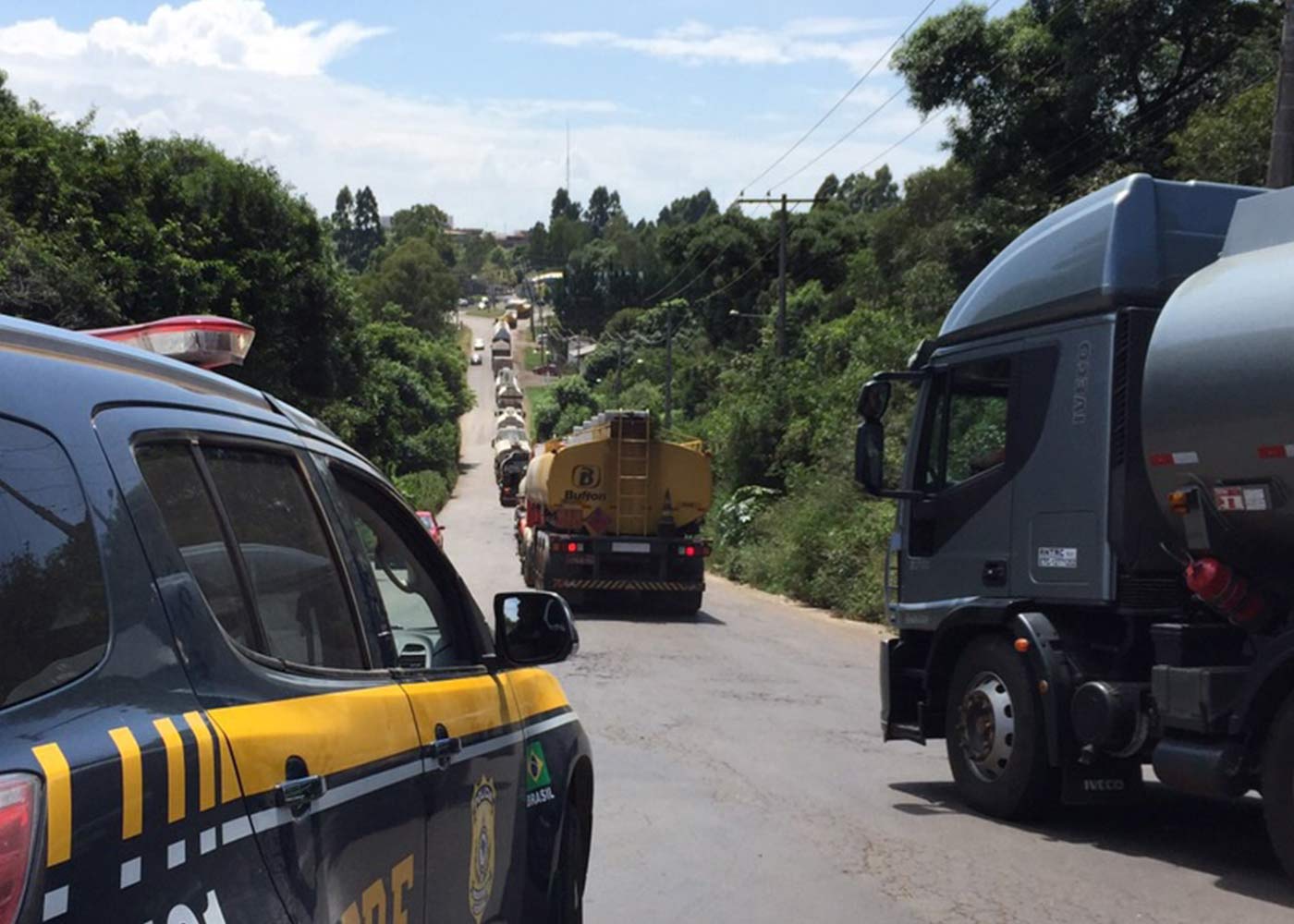 Transporte rodoviário totalmente segurado